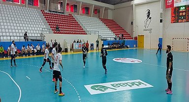 Sakarya Büyükşehir Belediyesi Hentbol Takımı seride öne geçti
