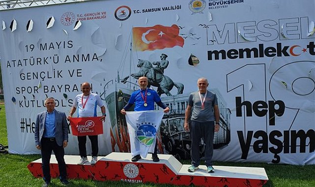 Sakaryalı sporcular yarı maratonda kürsüye çıktı