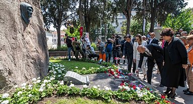 Zübeyde Hanım İzmir’de kabri başında anıldı