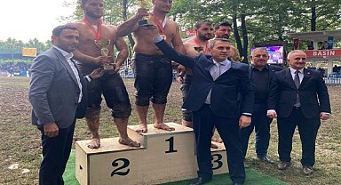 58. Akbalık Yağlı Güreşleri’nde, Sakarya Büyükşehir sporcuları 10 madalya kazandı