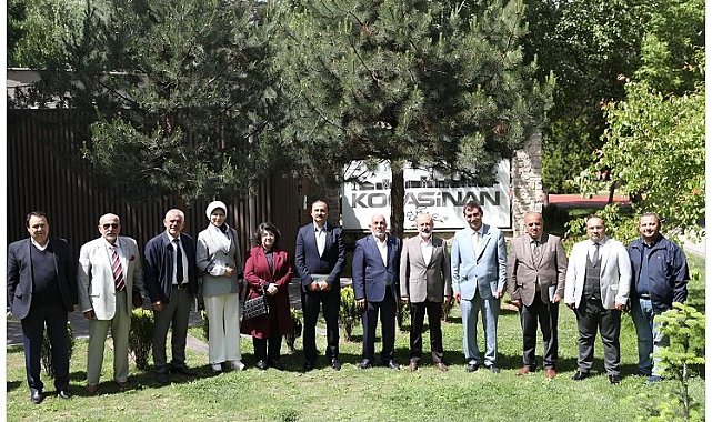 Ahmet Çolakbayrakdar muhtarlarla buluştu