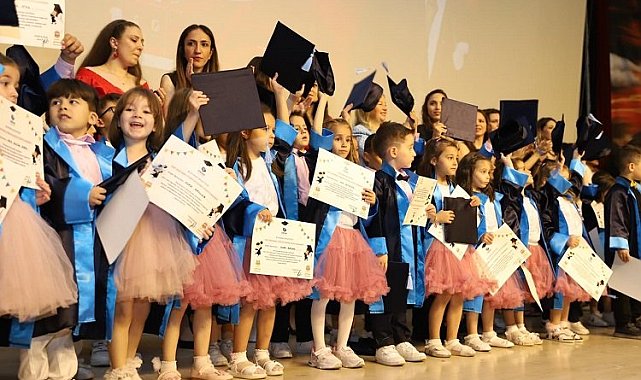 Bandırma'nın ilk bakımevi mezunlarını verdi