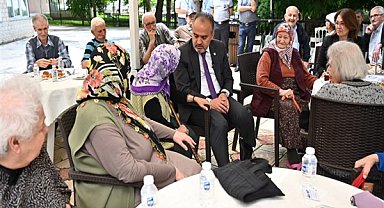 Başkan Aktaş, huzurevi sakinleriyle bir araya geldi