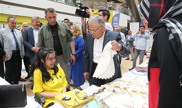 Başkan Büyükkılıç, ADEM kermesinin açılışına katıldı
