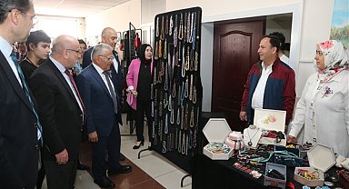 Başkan Büyükkılıç, Toplum İş Sağlığı İş Uğraş Terapi Sergisi’nin açılışına katıldı