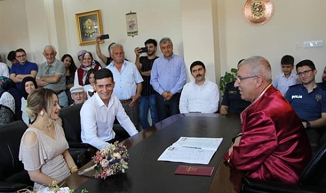 Başkan Gönüllü oğlunun nikahını kendisi kıydı
