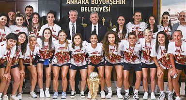 Başkentin şampiyon kadınları yuvaya döndü