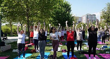 Beylikdüzü Belediyesi’nden ücretsiz yoga eğitimi