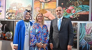 Bursa'da dönüşüm temalı el emeği göz nuru sergisi