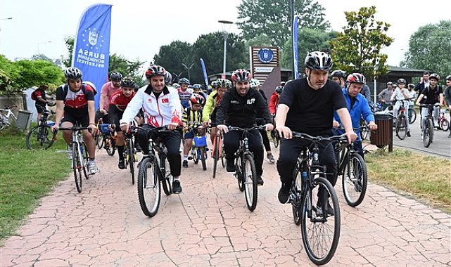 Bursa'da Dünya Bisiklet Günü için pedal çevirdiler