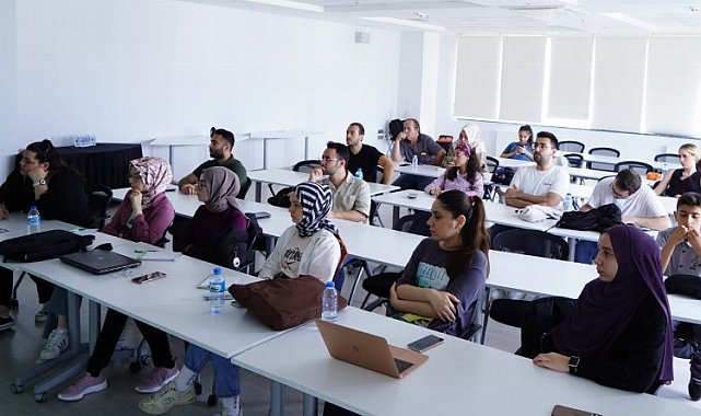 Bursa'da genç girişimcilere 'fırtınada uyuma' tüyoları