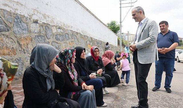 Çayırova'da Başkan Çiftçi, velilerin heyecanına ortak oldu