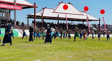 Çin'deki Naadam şenliği ve at yarışları başladı
