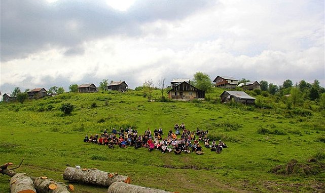 Doğaseverler Akyazı Yörükyeri’nde yürüdü