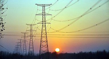 Ekonomisi canlanan Çin, elektrik tüketiminde rekora koşuyor