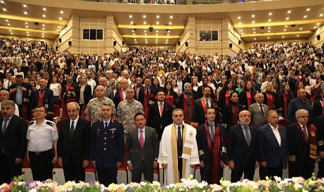 ERÜ Tıp Fakültesi 49'uncu dönem mezunlarını verdi