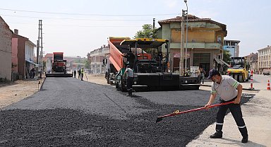 Eskişehir Büyükşehir Belediyesi ekipleri yol çalışmalarına devam ediyor