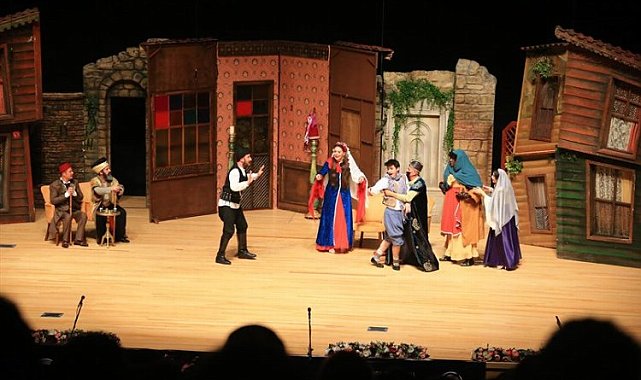 Festivalde tiyatroya doyuldu