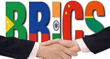 Fransa, niçin aktif bir tavırla BRICS’e yaklaşıyor?