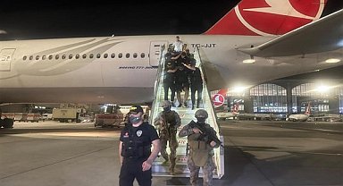 Interpol'un kırmızı bültenle aradığı 2 kişi Türkiye'de yakalandı