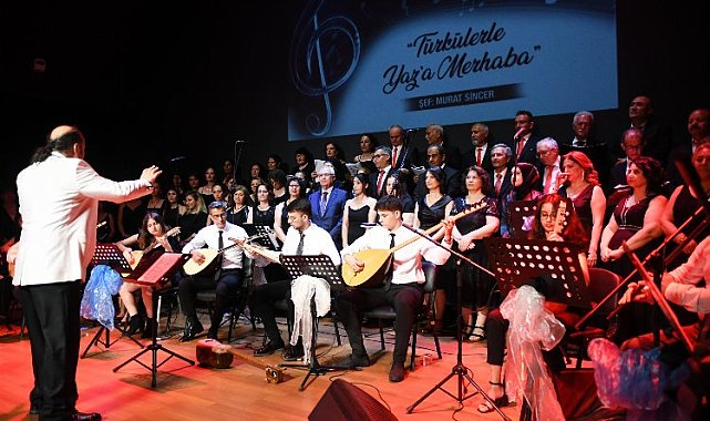 İzmir Karabağlar'da yaza türkülü 'merhaba'