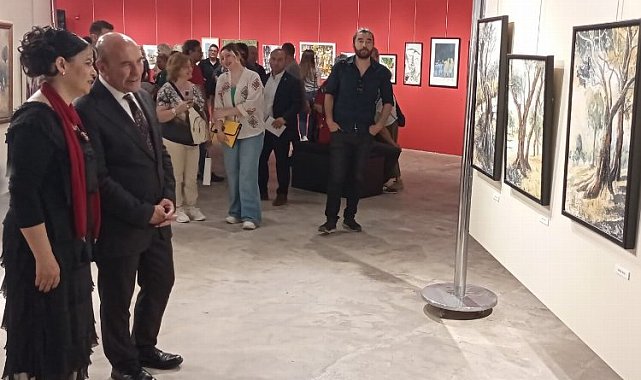 İzmir'in kültürel değerleri sergileniyor