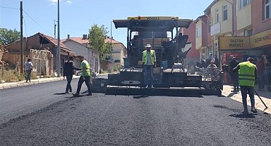 Kayseri Büyükşehir Belediyesi’nden Sarıoğlan’a 7 bin ton asfalt