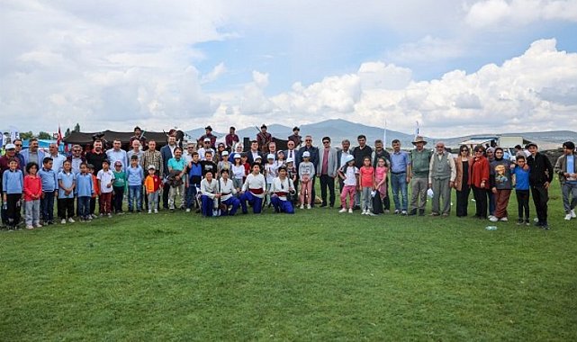 Kayseri Hacılar'da çocuklara renkli şenlik