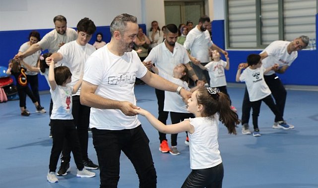 Kocaeli'de Babalar Gününe özel zumba