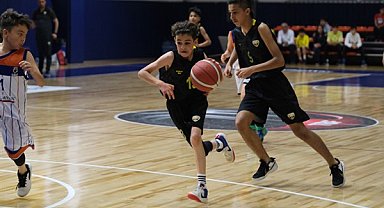 Konya Büyükşehir Belediyespor, basketbolda iki şampiyonluk birden kazandı