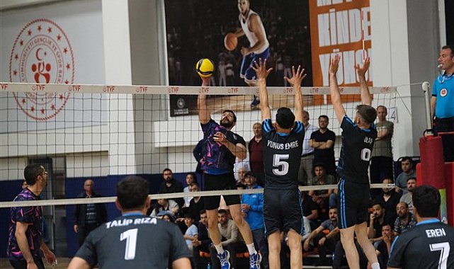 Konya Büyükşehir’in ilçeler arası voleybol turnuvası’nda şampiyon Çumra