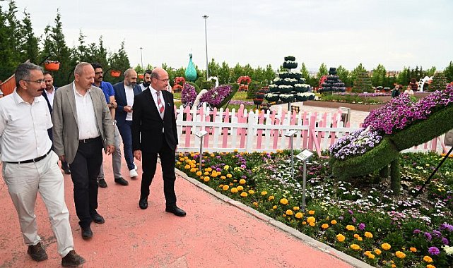 Konya Selçuklu Çiçek Bahçesi'nde görsel şölen