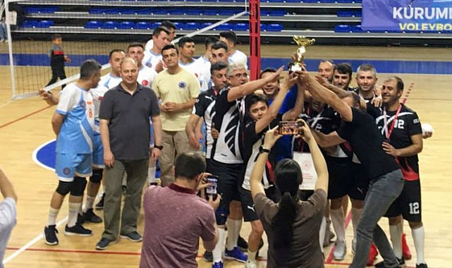Kütahya'da kurumlararası Voleybol Turnuvası sonuçlandı
