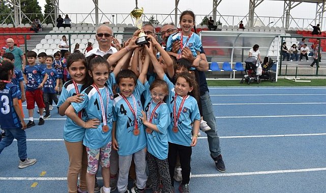 Manisa Yunusemre'de Geleneksel Çocuk Oyunları'na ödül