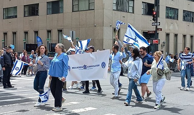 New York'ta İsrail Günü Yürüyüşü protesto edildi
