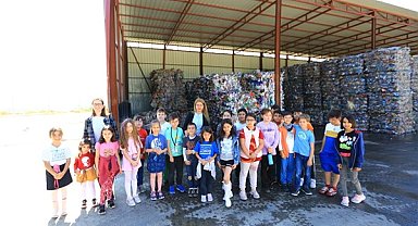 Öğrenciler çöpün serüvenini yerinde gördü