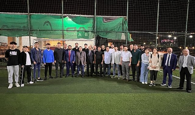 Osman Mesten Dost Meclisi'nde gençlerle buluştu
