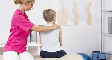 Skolyozun üç önemli belirtisine dikkat
