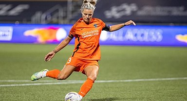 Turkcell Kadın Futbol Süper Lig şampiyonu Ankara Büyükşehir Belediyesi Fomget G.S.K