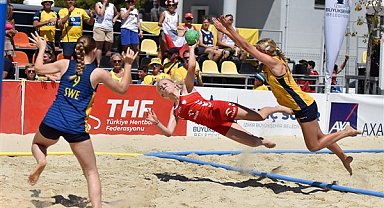 U17 Plaj Hentbolu Şampiyonası tüm hızıyla devam ediyor