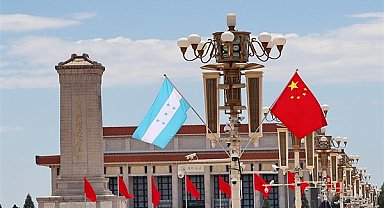 Xi Jinping, Honduras Devlet Başkanı Xiomara Castro'yla görüştü