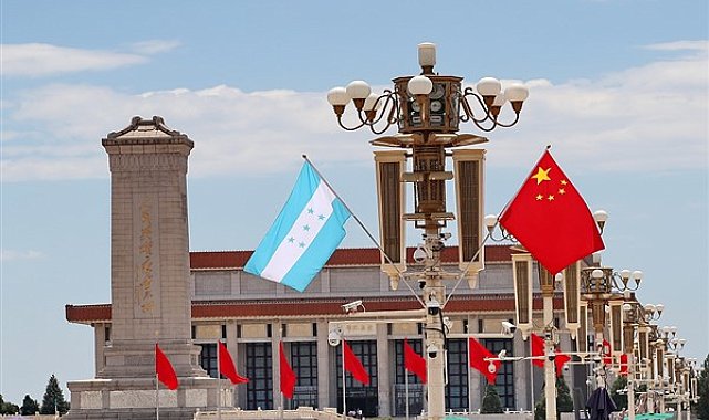 Xi Jinping, Honduras Devlet Başkanı Xiomara Castro'yla görüştü