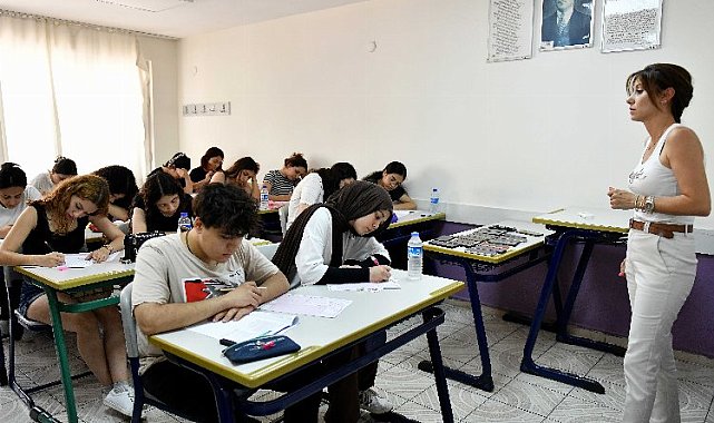 YKS öncesi Muratpaşa'da son deneme