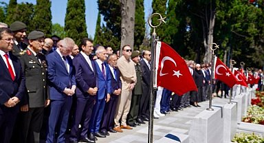 15 Temmuz şehitleri İBB önünde anıldı