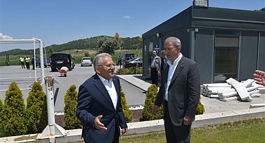 Akar ile Büyükkılıç, Erciyes Yüksek İrtifa Kamp Merkezi’nde incelemelerde bulundu