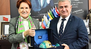 Akşener, Uluborlu Belediye Başkanı Tuna'yı makamında ziyaret etti