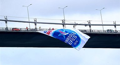 Anadolu Efes’in şampiyonluk bayrakları İstanbul Boğazı’nda