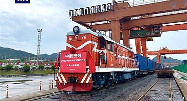Avrupa’ya giden 10 bininci tren, Madrid için yola çıktı