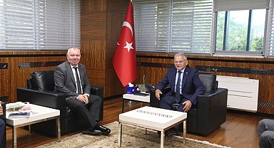 Başkan Büyükkılıç’a Devlet Tiyatroları Genel Müdürü Kurt’tan ziyaret