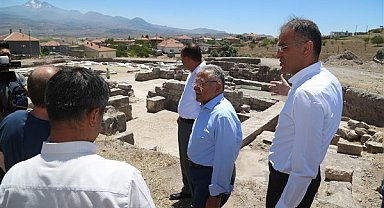 Başkan Büyükkılıç, arkeolojik kazı çalışmalarını inceledi